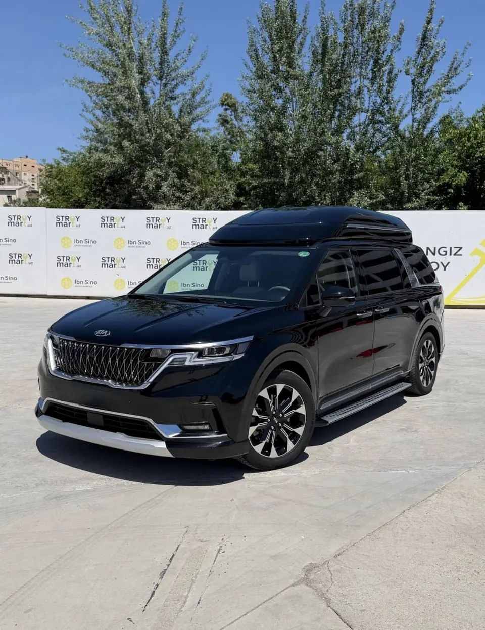 Минивэн Kia Carnival Hi-Limousine CarTrip Uzbekistan